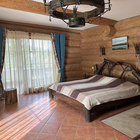 Фільварок Кмитів Hotel Velyki Kosharishcha Bagian luar foto