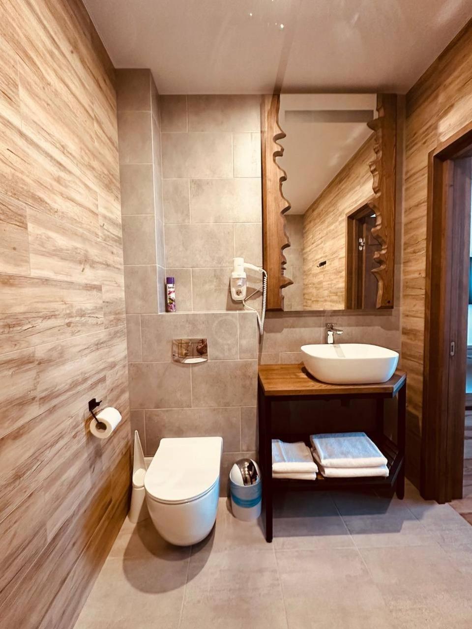 Фільварок Кмитів Hotel Velyki Kosharishcha Bagian luar foto