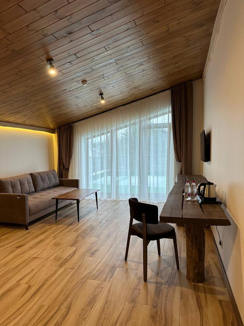Фільварок Кмитів Hotel Velyki Kosharishcha Bagian luar foto